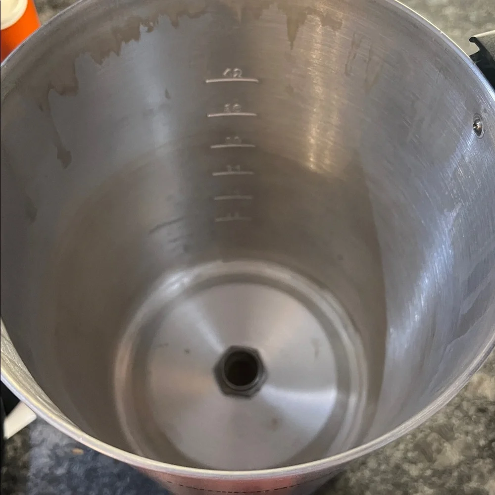 Hamilton Beach 12- 42 cup urn. Stainless with twist top. Used once or twice.